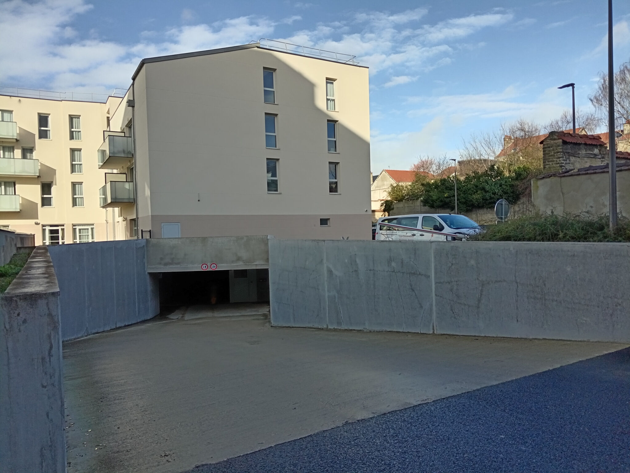 Parking  à louer Reims 51100