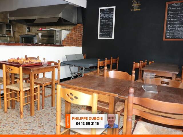 VENTE LOCAL COMMERCIAL DE 115M² A DEUX PAS DU  CENTRE VILLE ROCHEFORT 17 — photo du bien