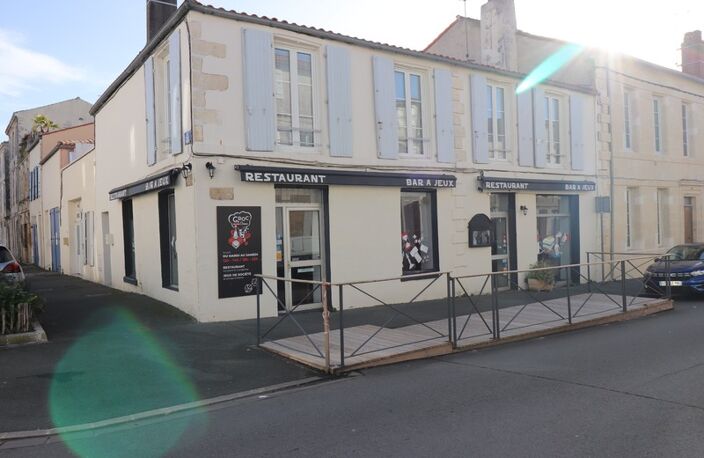 VENTE LOCAL COMMERCIAL DE 115M² A DEUX PAS DU  CENTRE VILLE ROCHEFORT 17 — photo 3