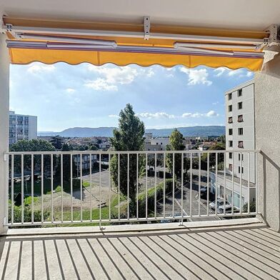 Appartement 4 pièces 860 €