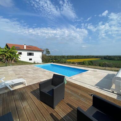 Maison 5 pièces 300000 €