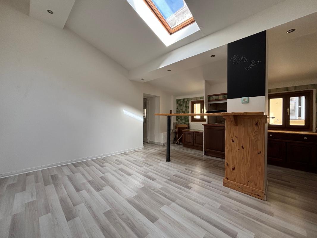 Appartement faux T3 en duplex de 75m² (dont une mezzanine de 13m²) , à vendre à Toulon Centre Ville, faibles charges