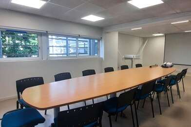 Local industriel 5 pièces 1630 €