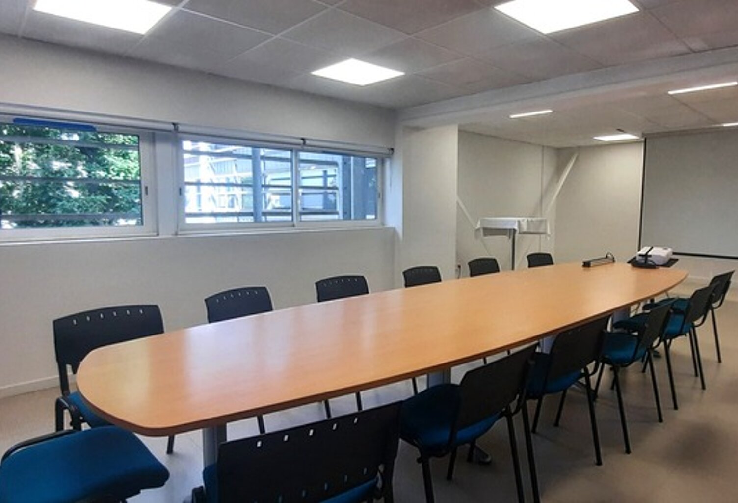 ocaux professionnels - bureaux 140 m², à louer – Périgny (zone d’activités) — photo 1