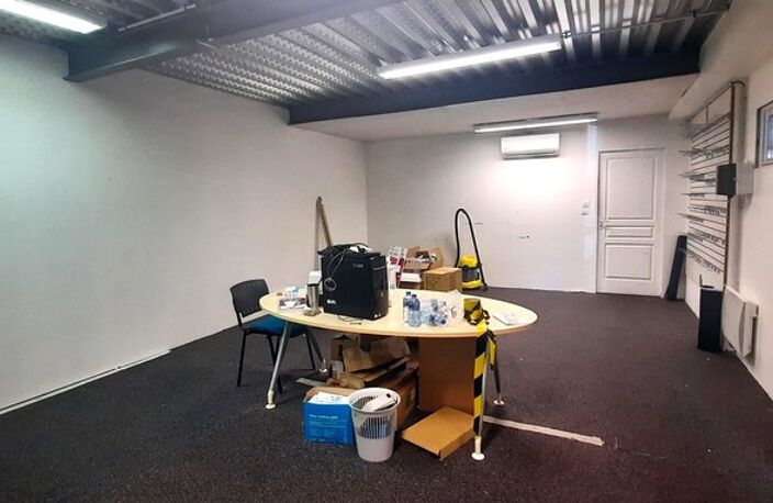 ocaux professionnels - bureaux 140 m², à louer – Périgny (zone d’activités) — photo 2