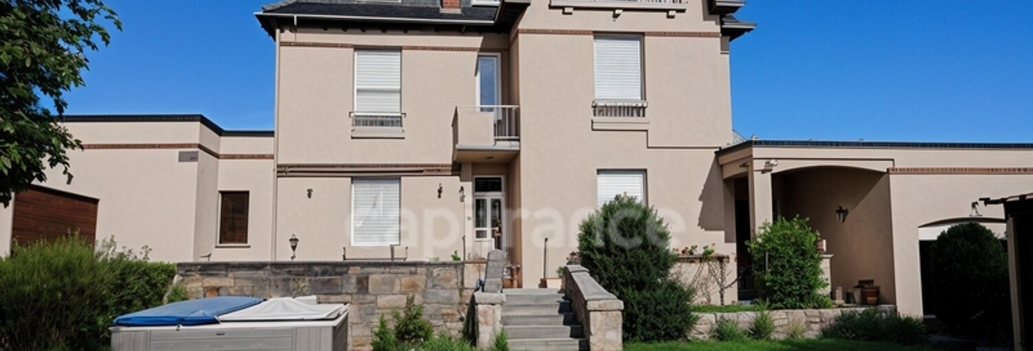 Maison 1 Pièce 218 m² à vendre à Maurs (15600)