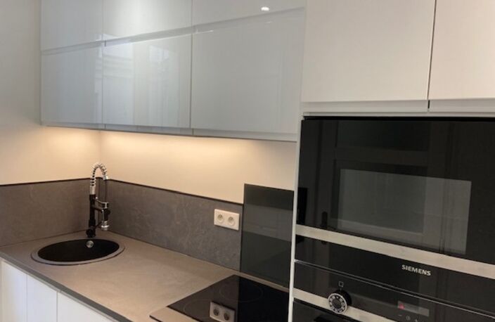 Appartement à vendre 4 pièces PARIS 10EME ARRONDISSEMENT (75) DPE en D — photo 2