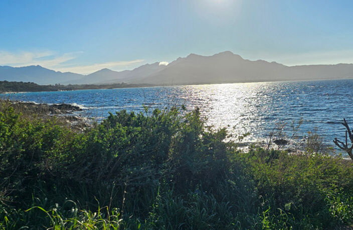 LUMIO - Maison à vendre de 125m2 sur 11.000m2 de terrain VUE SPLENDIDE SUR LE GOLFE DE CALVI — photo 2