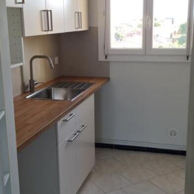 Appartement 4 pièces 900 €