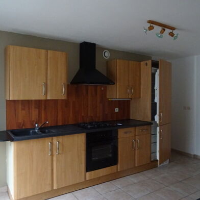 Maison 5 pièces 900 €