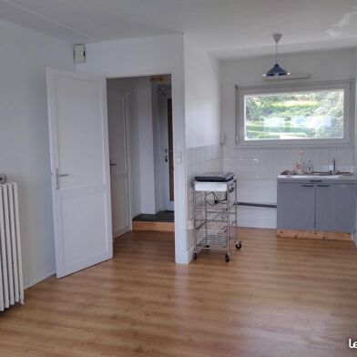 Appartement 4 pièces 700 €