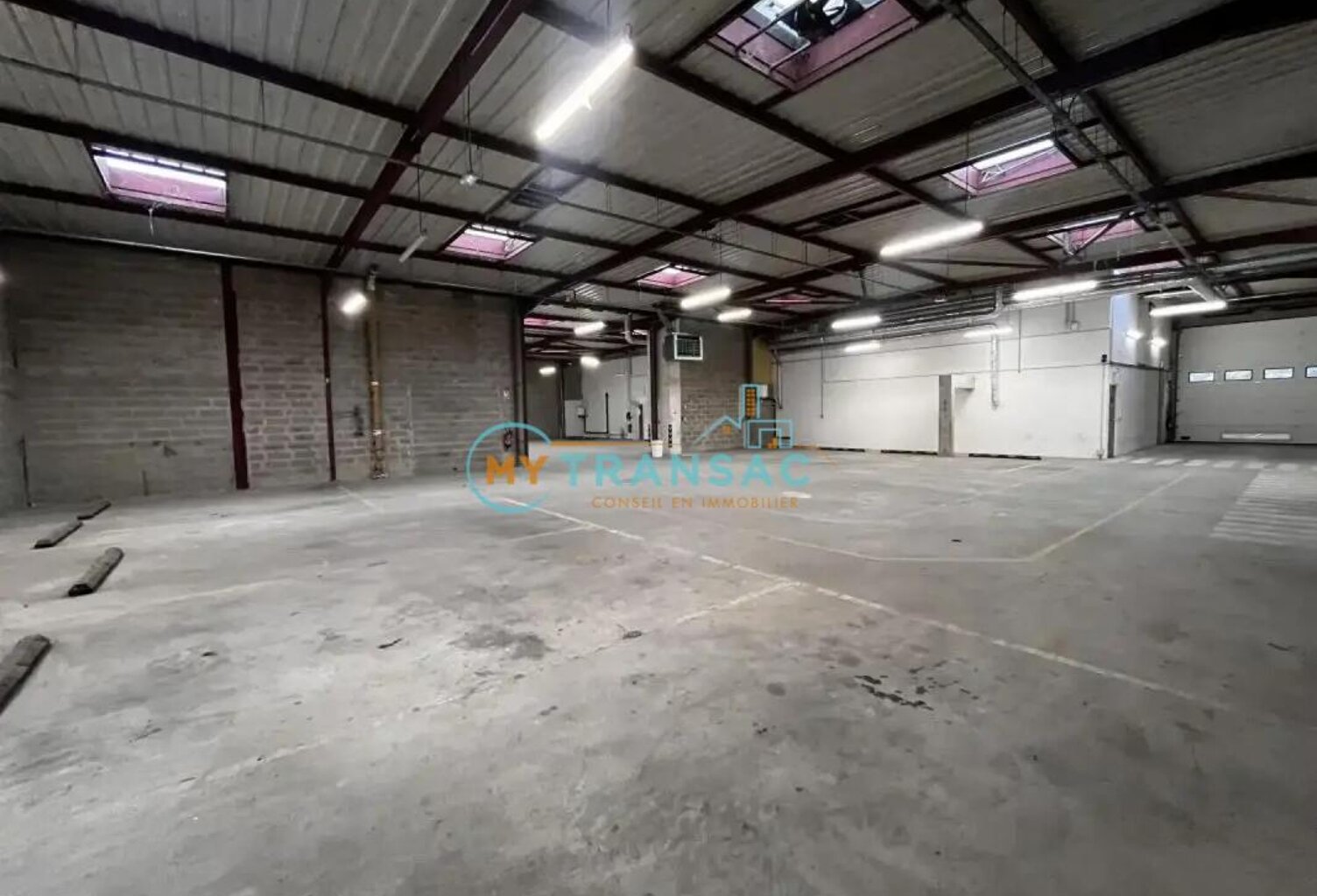 Local d''activité 1 730m² à Louer Z.I DES CHANOUX  NEUILLY-SUR-MARNE — photo 1