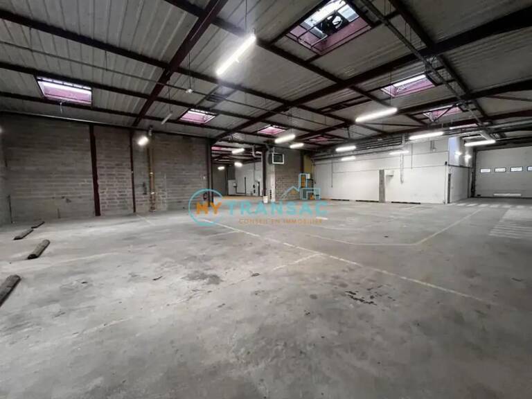 Local d''activité 1 730m² à Louer Z.I DES CHANOUX  NEUILLY-SUR-MARNE — photo 1