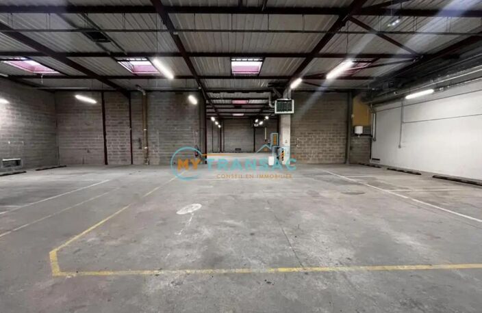 Local d''activité 1 730m² à Louer Z.I DES CHANOUX  NEUILLY-SUR-MARNE — photo 3