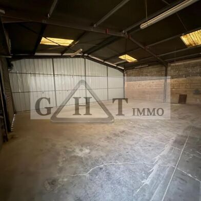 Local industriel  2100 €