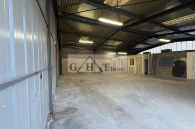 Local industriel  2100 €