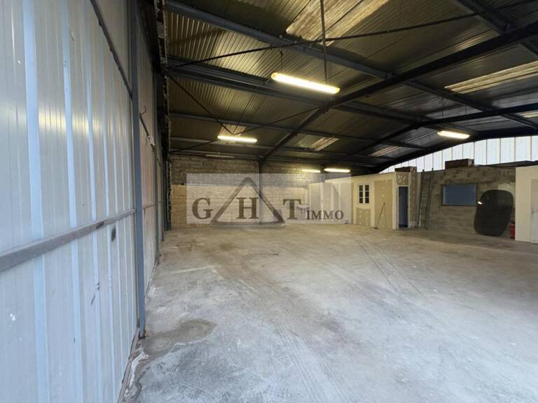 ENTREPOT 284 M² A DAMMARIE LES LYS A LOUER — photo 1