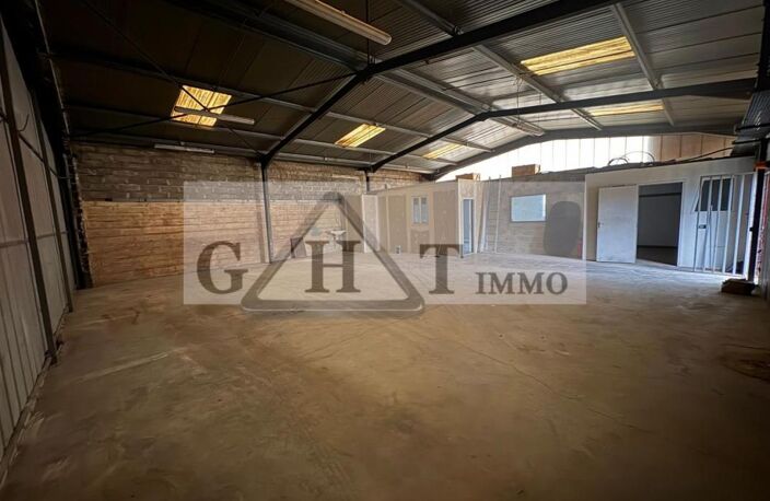 ENTREPOT 284 M² A DAMMARIE LES LYS A LOUER — photo 2
