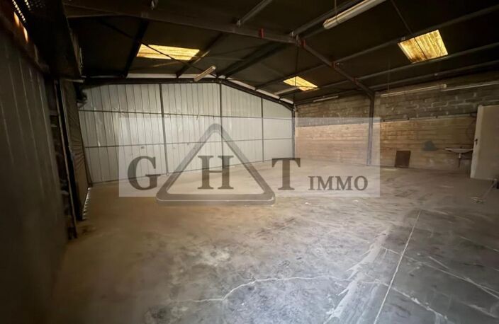 ENTREPOT 284 M² A DAMMARIE LES LYS A LOUER — photo 3