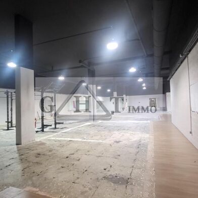 Local industriel  1935000 €