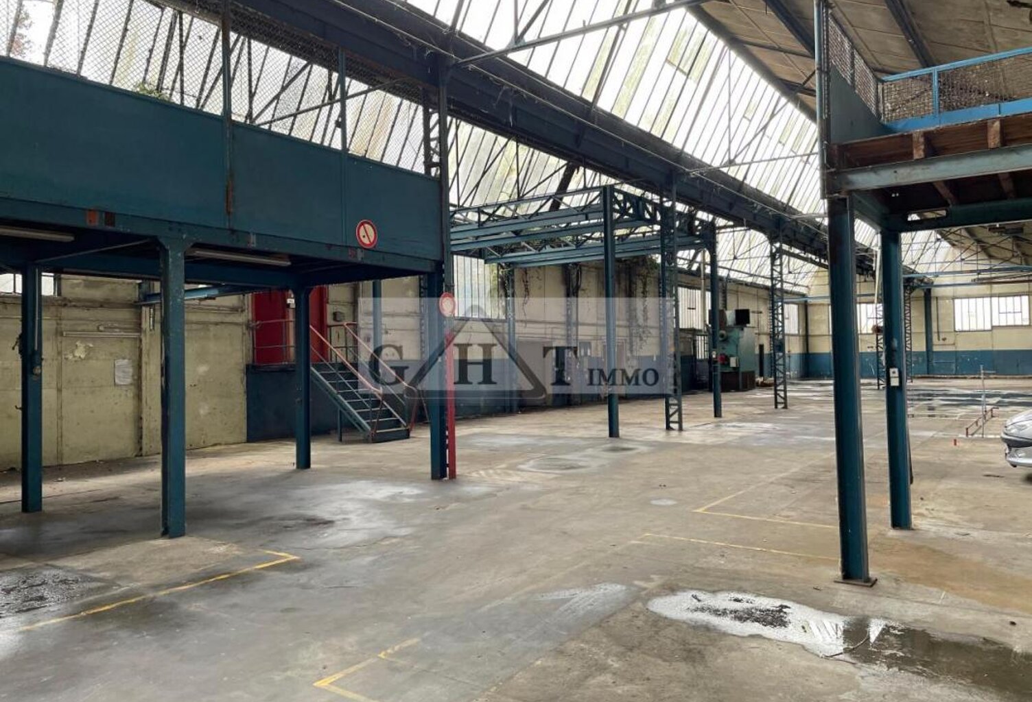 ENTREPOT A VENDRE CREIL — photo 1