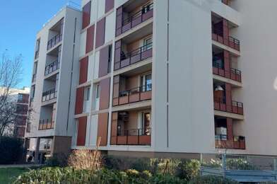 Appartement 4 pièces 881 €