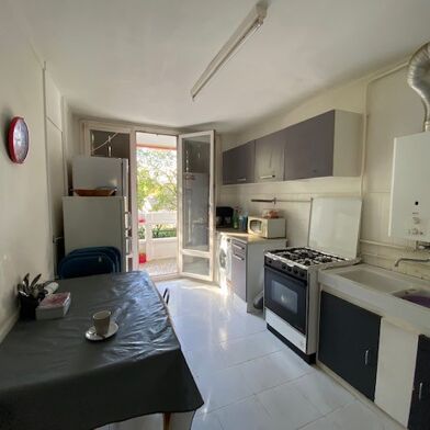 Appartement 3 pièces 860 €