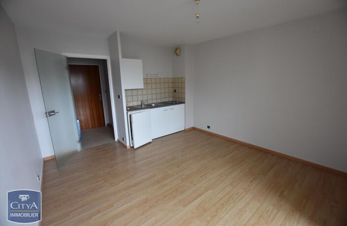 Location appartement 1 pièce 21 m² à Cholet (49300) — photo 2