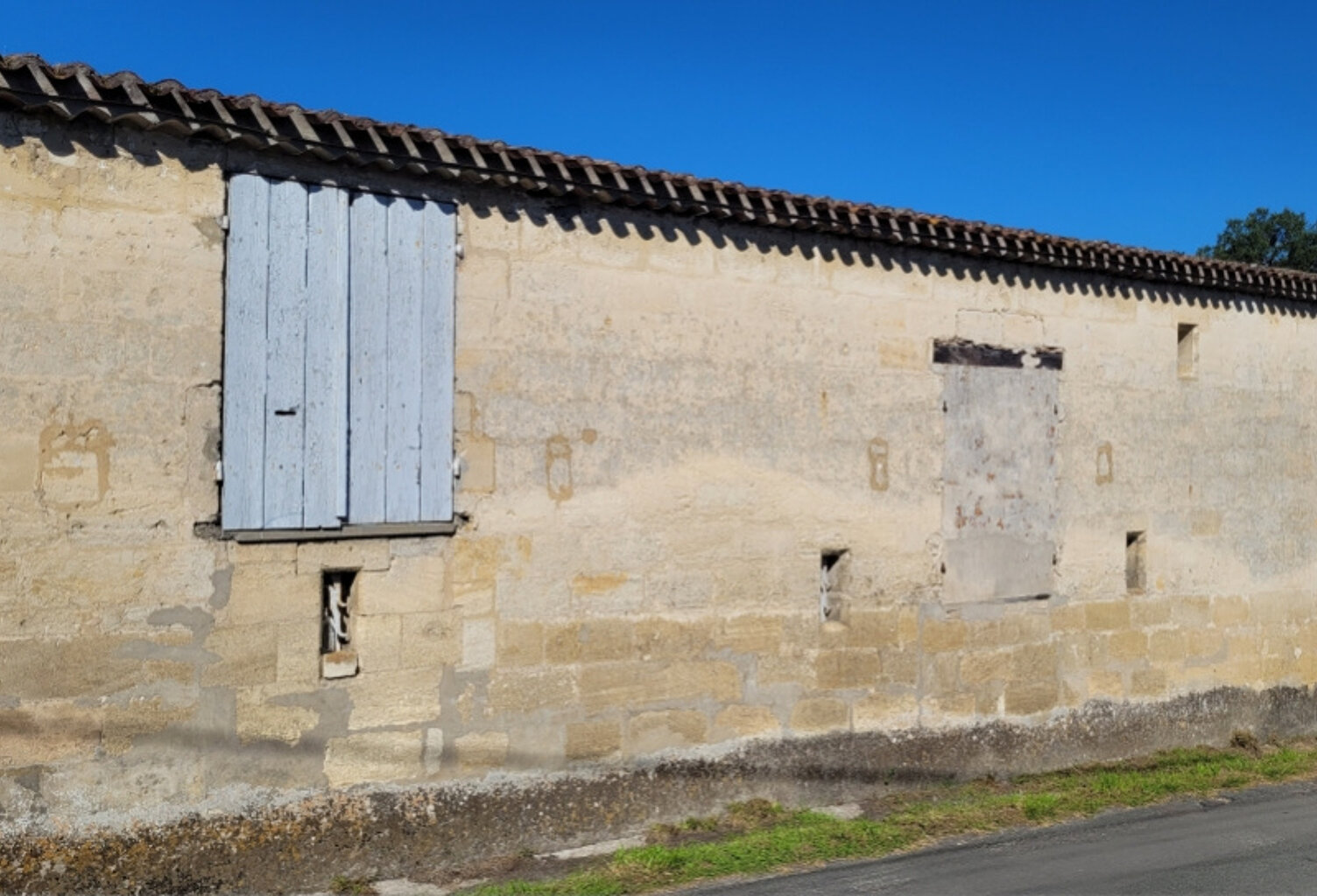 BATIMENT ANCIEN A RENOVER - BON SECTEUR — photo 1