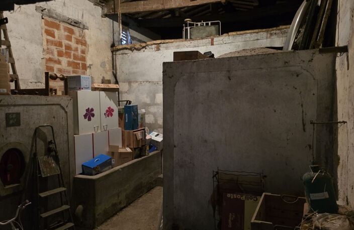BATIMENT ANCIEN A RENOVER - BON SECTEUR — photo 5