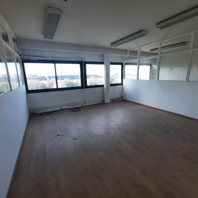 Bureau 2 pièces 1019 €