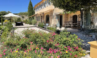 Maison 7 Pièces 285 m² à vendre à Gordes (84220)