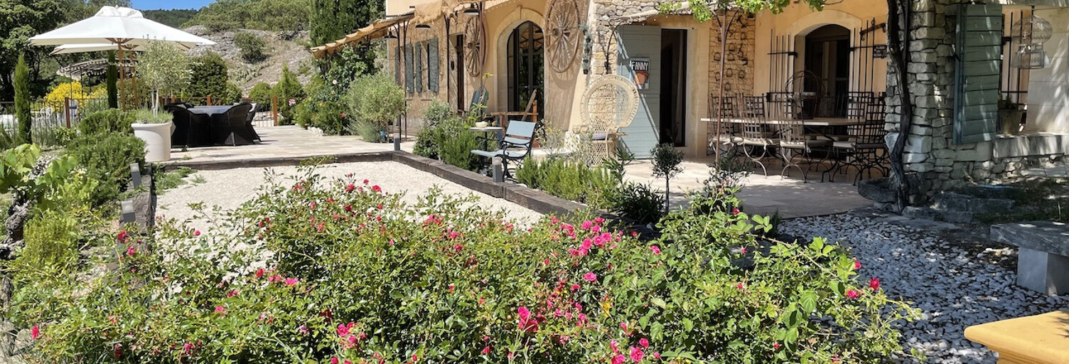 Maison 7 Pièces 285 m² à vendre à Gordes (84220)