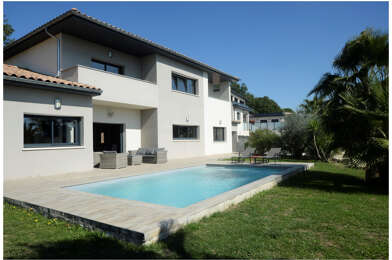 Maison 9 pièces 740000 €