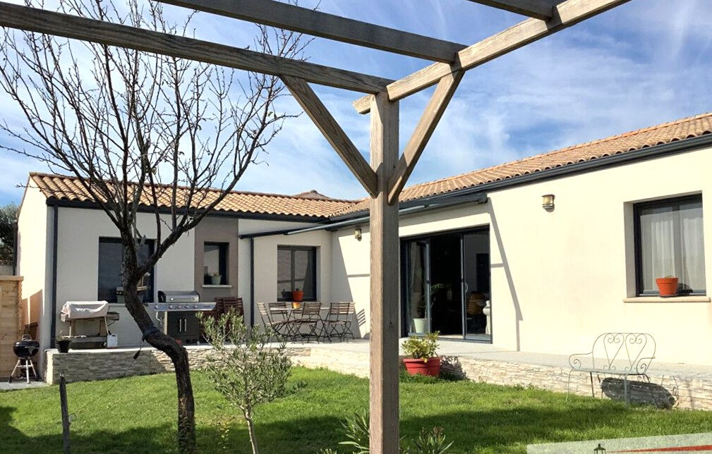 Villa / Maison  T4 à vendre Saint-Vivien 17220