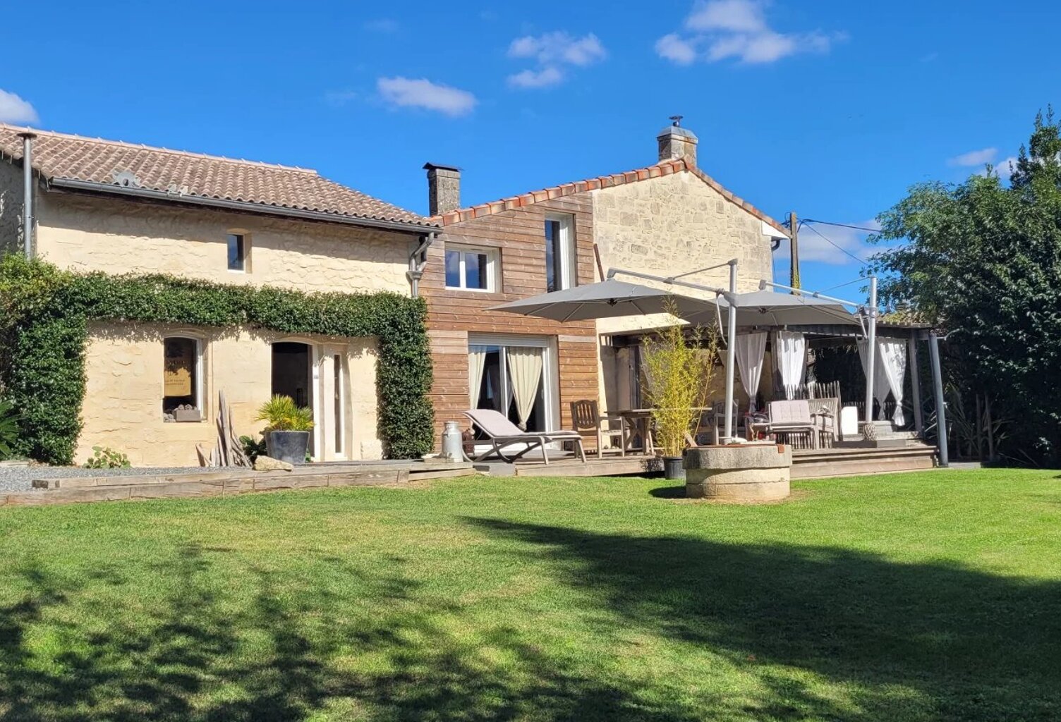 33710 - TAURIAC - MAISON EN PIERRES RENOVEE SUR 3900 M² PARC PAYSAGER — photo 1