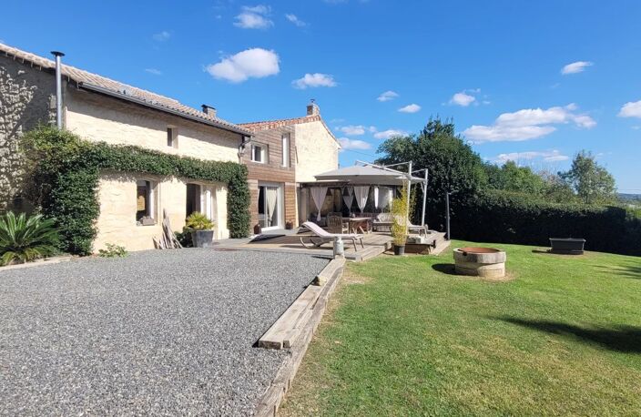 33710 - TAURIAC - MAISON EN PIERRES RENOVEE SUR 3900 M² PARC PAYSAGER — photo 2