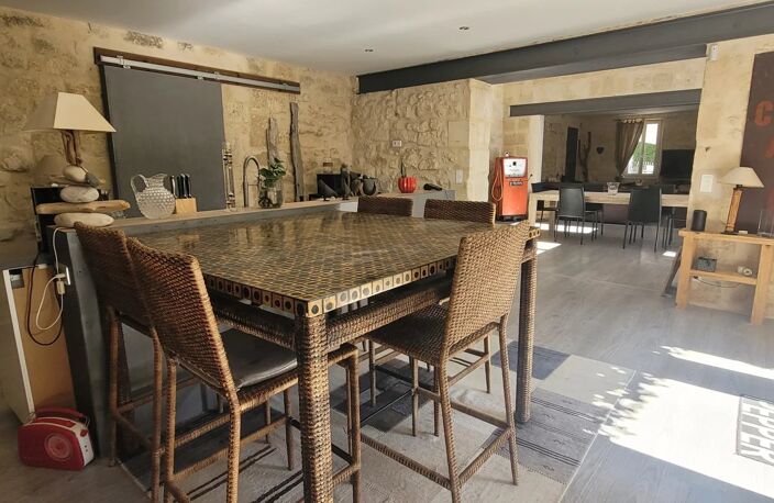 33710 - TAURIAC - MAISON EN PIERRES RENOVEE SUR 3900 M² PARC PAYSAGER — photo 4