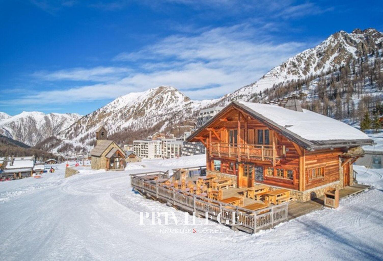 Chalet d'exception à Isola 2000-Terrasse panoramique aux pie — photo 1