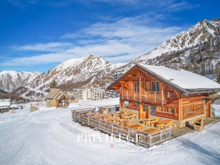 Chalet d'exception à Isola 2000-Terrasse panoramique aux pie — photo 1
