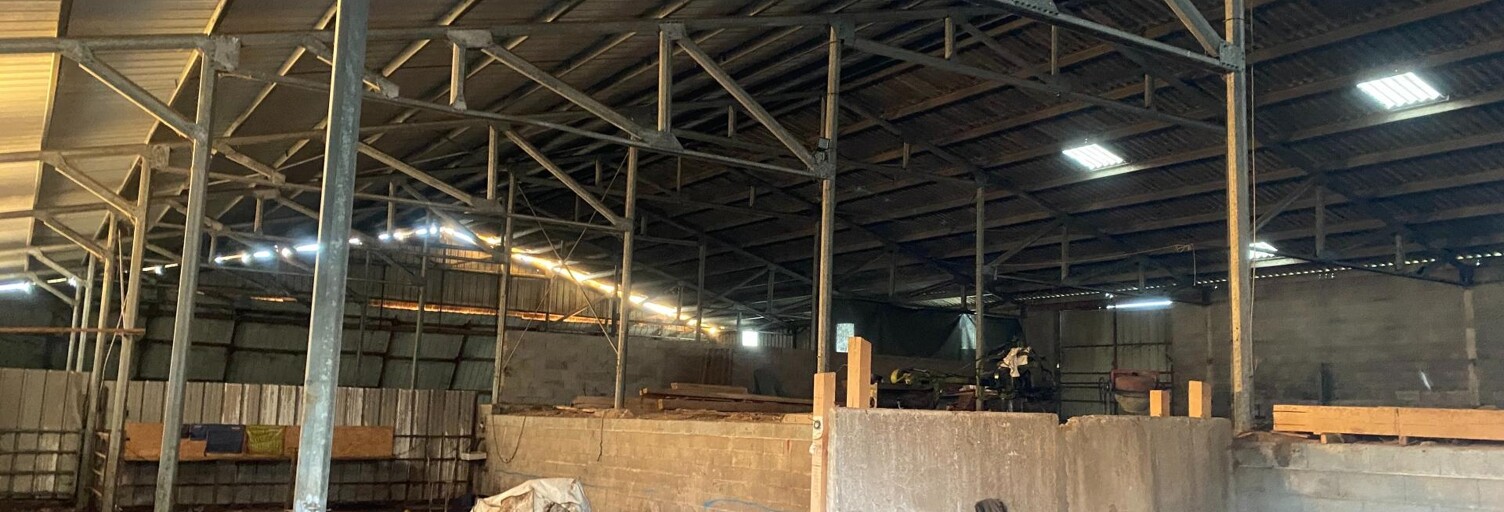 Immeuble  1500 m² à vendre à Lacapelle-Marival (46120)