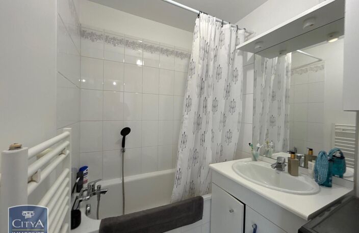 Location appartement 3 pièces 61 m² à Saint-Cyr-sur-Loire (37540) — photo 4