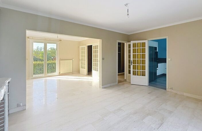 EXCLUSIVITÉ LA CHAUSSÉE SAINT VICTOR - Maison 6 Pièces 130 m? — photo 2