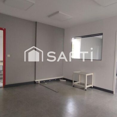 Bureau 9 pièces 8292 €