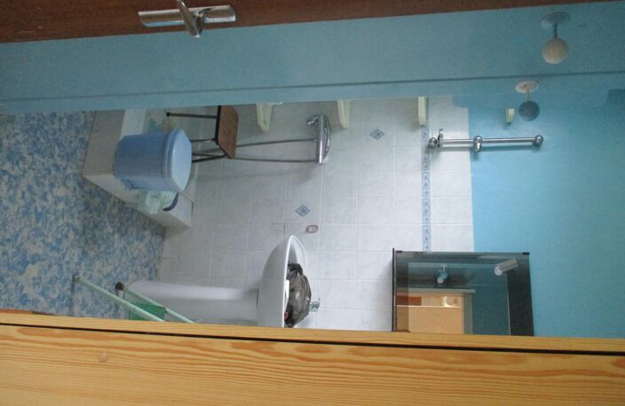 Maison sur sous-sol dans hameau, mitoyenne de chaque côté comprenant : — photo 5
