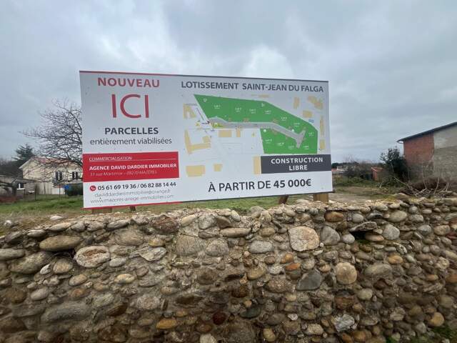 TERRAIN 584m² — photo du bien