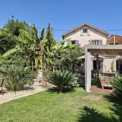 Maison 5 pièces 749000 €