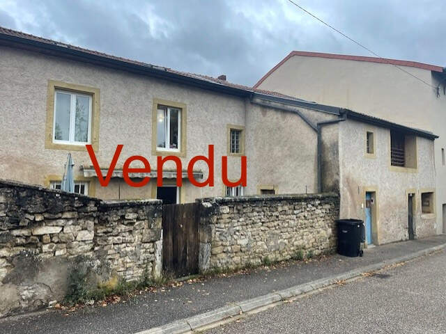 Courcelles-Chaussy : immeuble 20 pièces à vendre avec Secteu — photo du bien