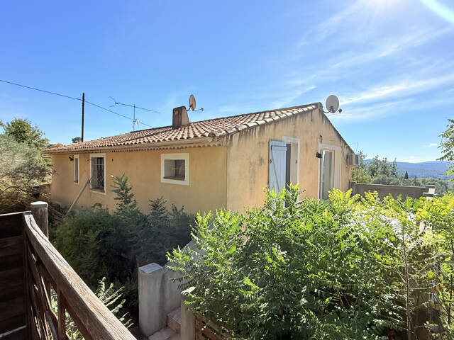 Haut de villa sur les hauteurs de Sollies — photo du bien
