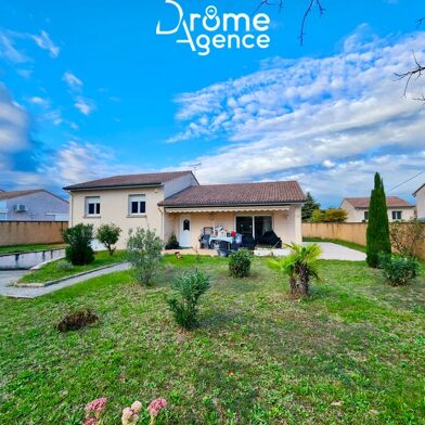 Maison 6 pièces 1090 €